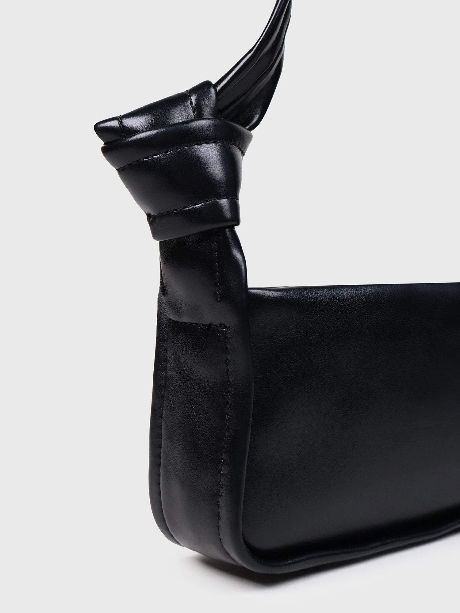 Сумка Calvin Klein Knotted Shoulder Bag Black