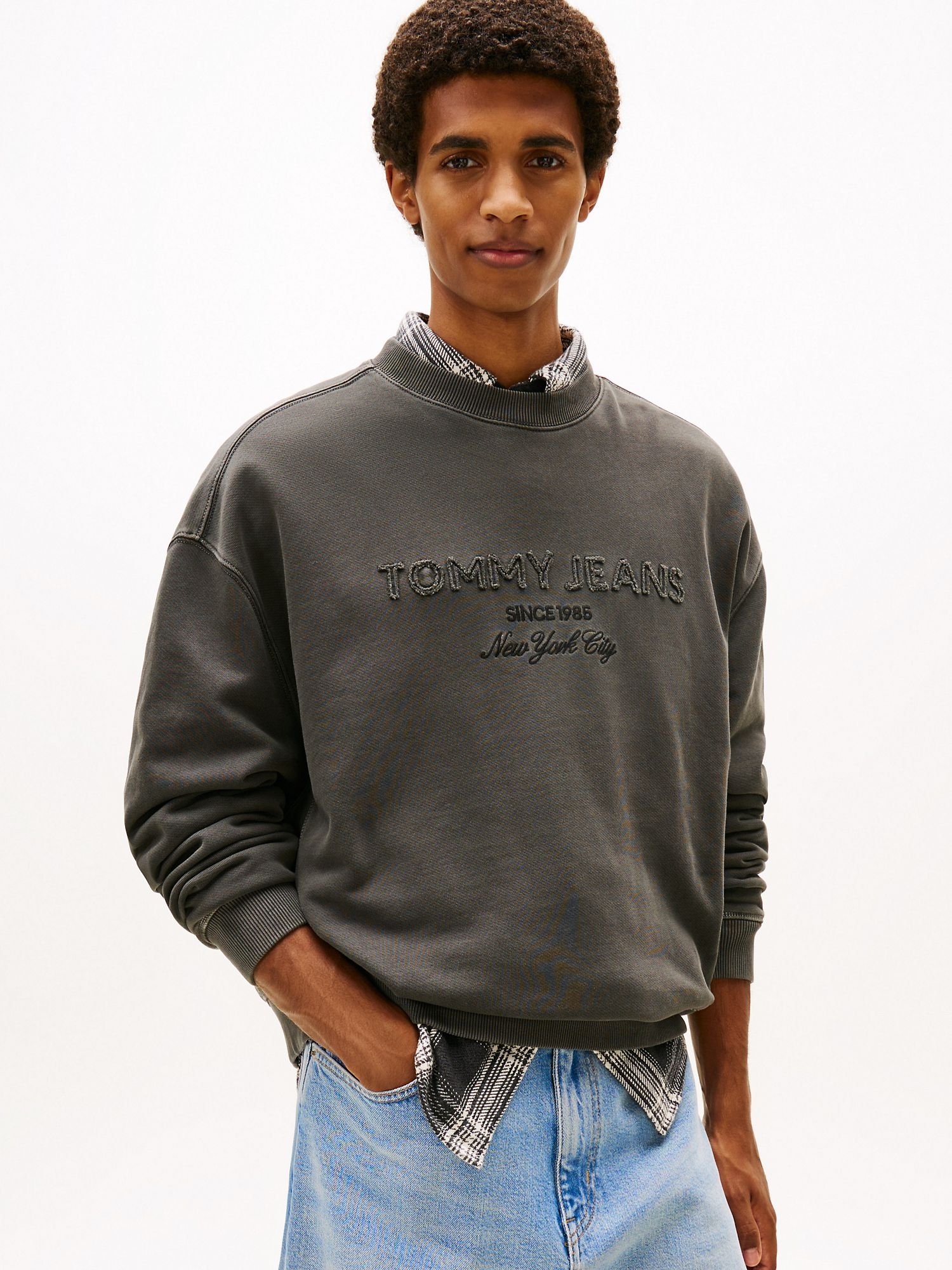 Свитшот Tommy Jeans Garment-Dyed Washed Black