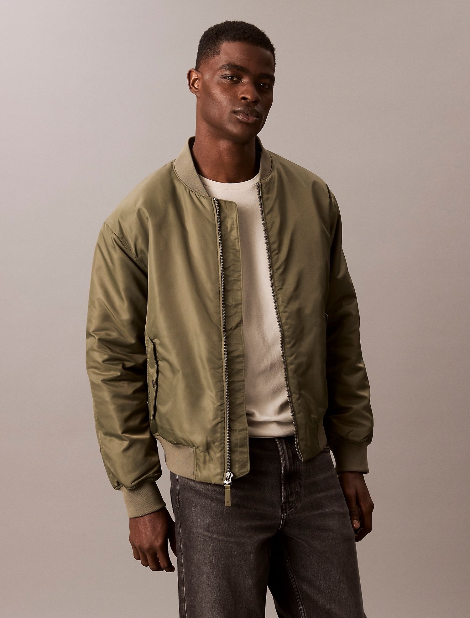 Утепленный бомбер Calvin Klein Nylon Bomber Jacket Dusty Olive