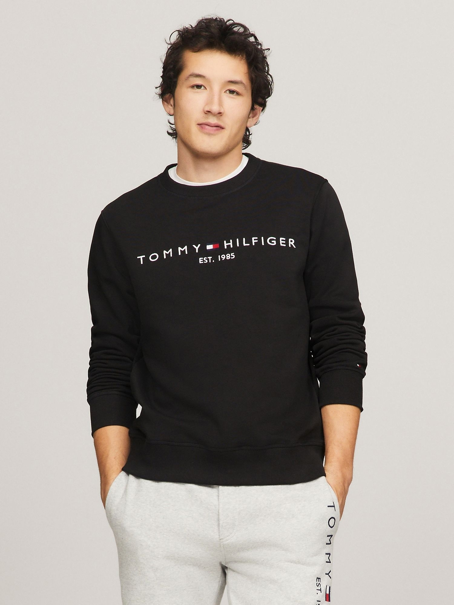 Свитшот Tommy Hilfiger Embroidered Tommy Logo Black