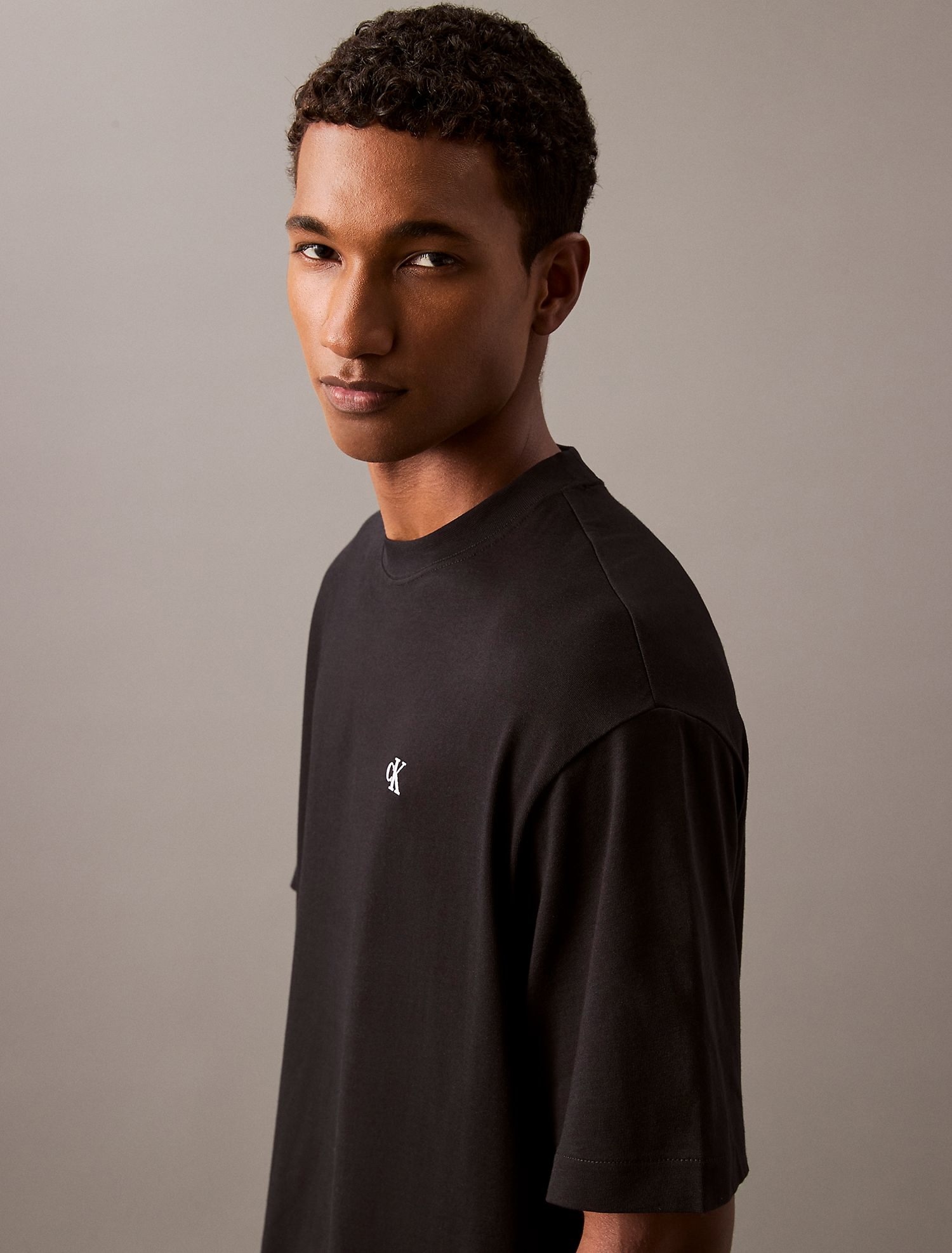 Футболка Calvin Klein Archive Logo Relaxed Black Beauty