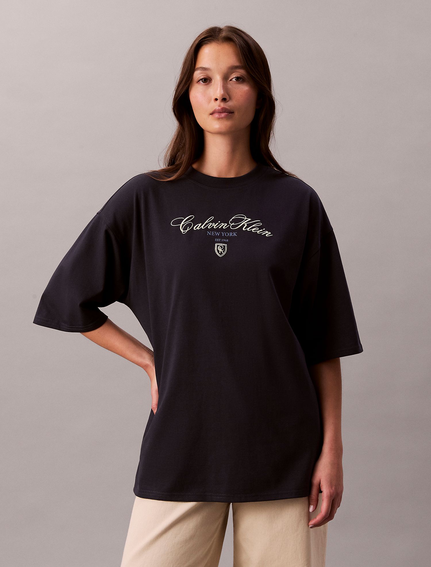 Футболка Calvin Klein Script Logo Graphic Relaxed Inkwell