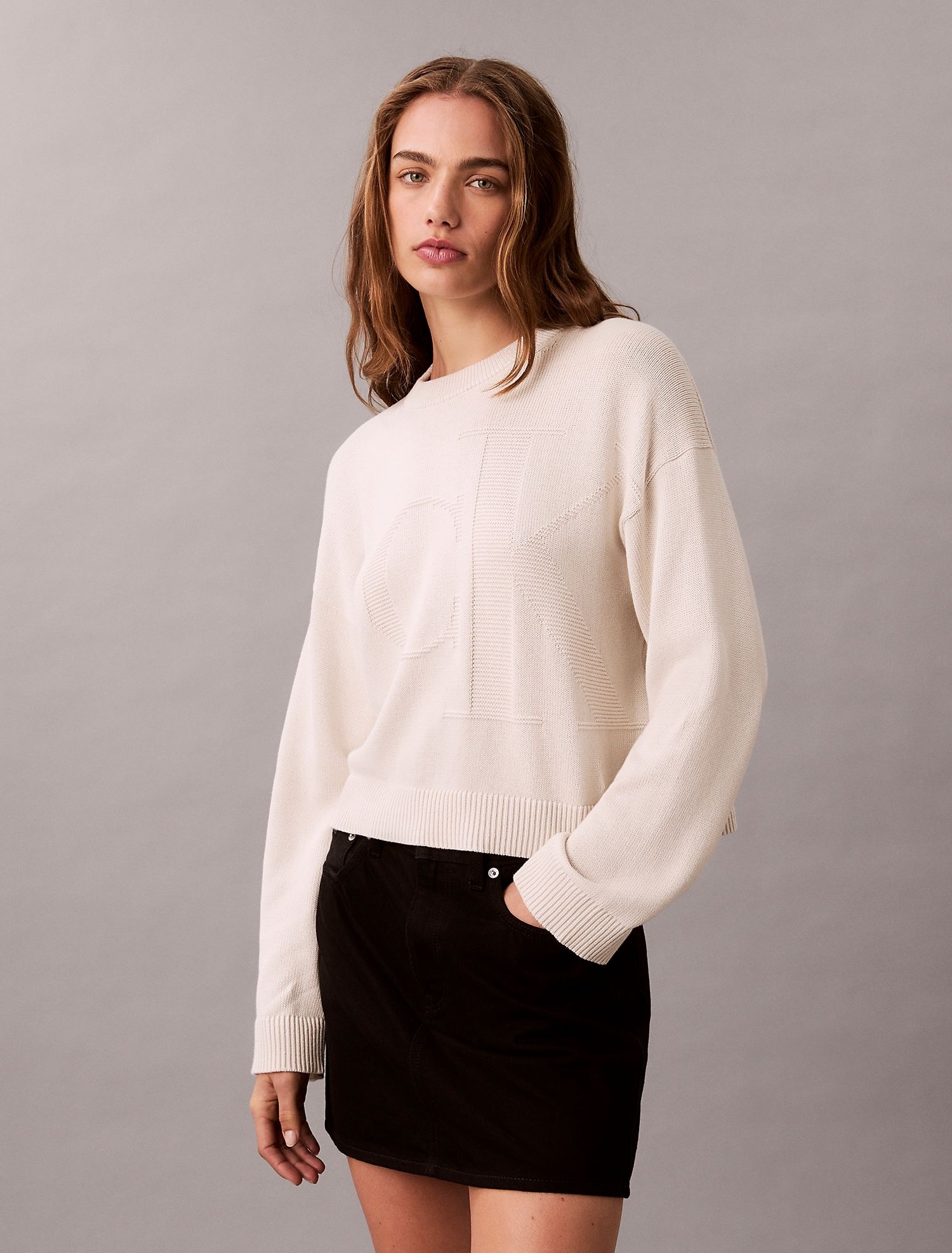 Свитер Calvin Klein Smooth Cotton Relaxed Monogram Sweater Chalk
