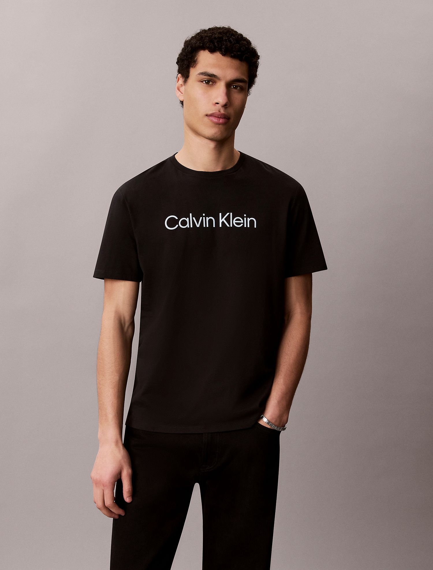 Футболка Calvin Klein Standard Logo Graphic Classic Black
