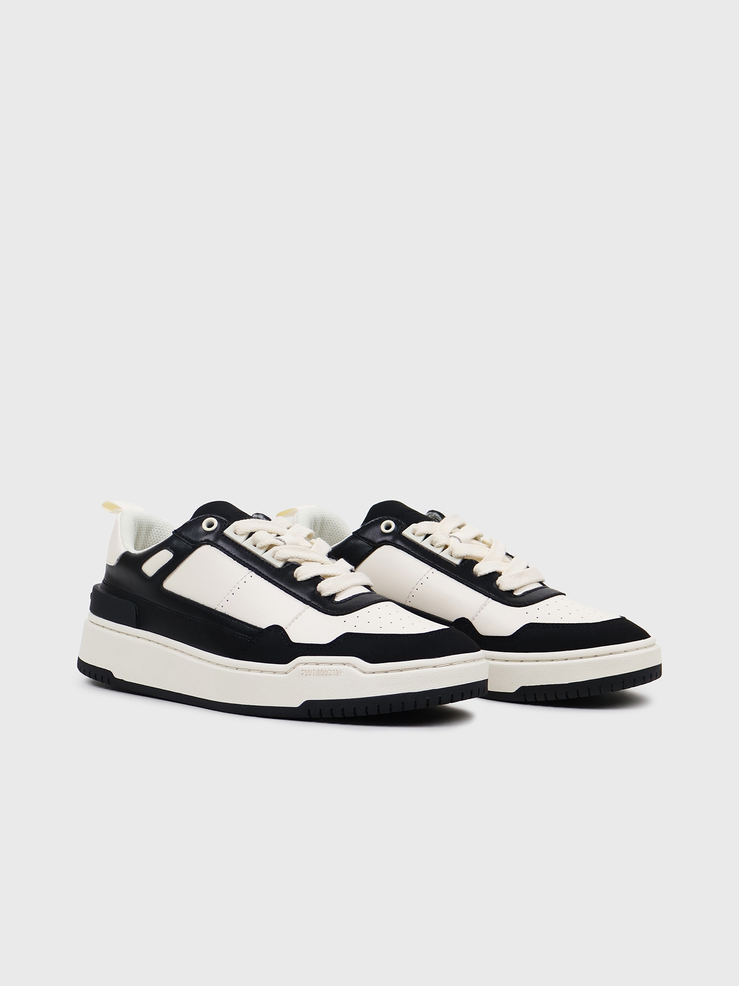 Кроссовки Foot Industry The Plateau Off-White / Black Low Top Sneakers