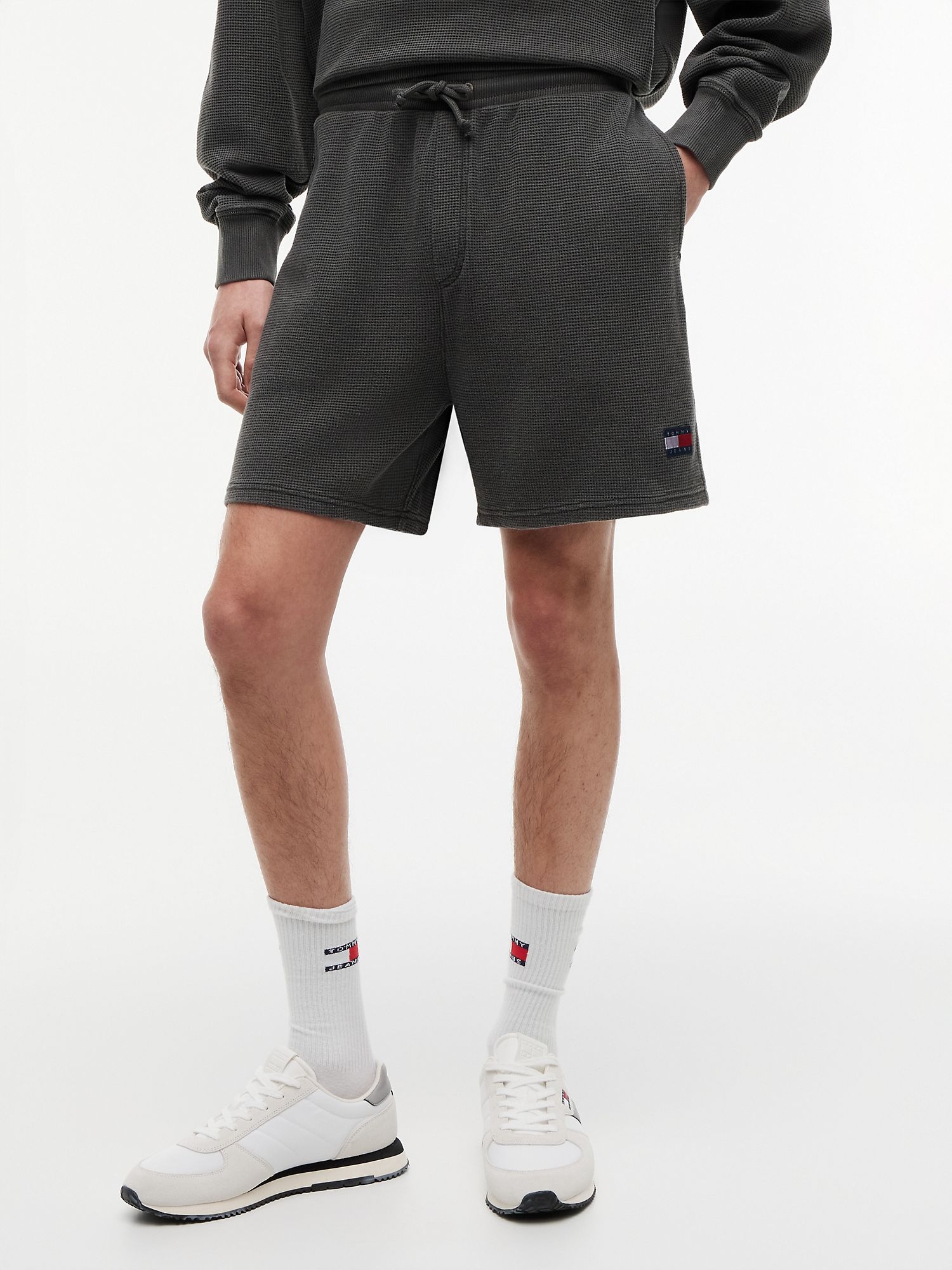 Шорты Tommy Jeans Waffled Beach Garment Dyed Black